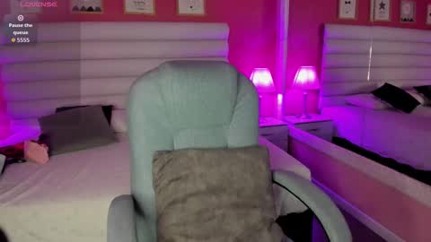 hilary_tailor online show from October 17, 2025, 11:35 am