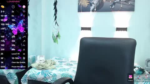 H I L A R Y online show from January 9, 2025, 5:55 am