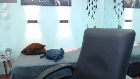 H I L A R Y online show from January 18, 2025, 2:14 am