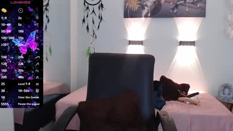 H I L A R Y online show from January 26, 2025, 2:45 am