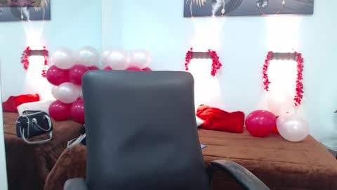 H I L A R Y online show from February 11, 2025, 2:46 am