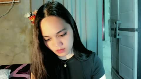 Snapshot of hilarymolly chatting on June 15, 2026, 6:54 pm hilarymolly online show from June 15, 2026, 6:54 pm