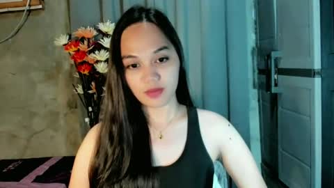 hilarymolly online show from June 23, 2026, 6:39 pm