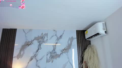 Hilary Thomsom online show from March 10, 2026, 12:10 pm