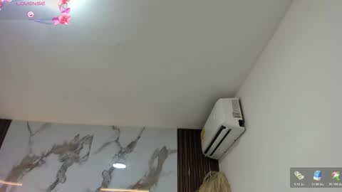 Hilary Thomsom online show from March 16, 2026, 12:20 pm