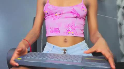 Snapshot of hillary_banks__ chatting on October 17, 2025, 3:53 am Hillary online show from October 17, 2025, 3:53 am