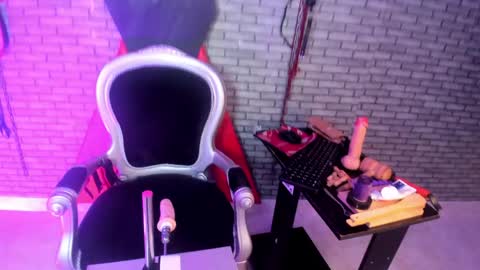 Hillary  online show from May 4, 2026, 11:06 am