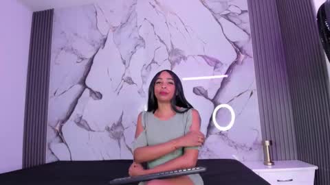 Hillarytonsonx online show from September 10, 2025, 12:05 pm