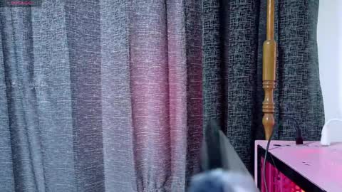 Inori Independent model online show from May 11, 2026, 5:43 pm