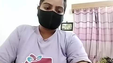 himuhimu22 online show from November 19, 2025, 3:01 pm