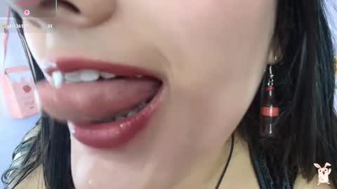 hinata online show from November 8, 2025, 4:29 pm