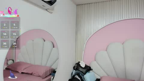 hinata_dolly online show from December 19, 2025, 11:06 am