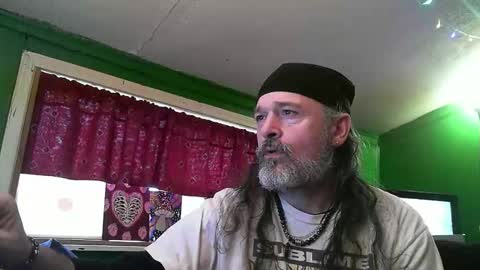 hippiedad333 online show from March 22, 2026, 10:02 pm