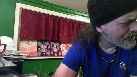hippiedad333 online show from April 26, 2026, 1:58 am