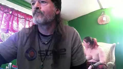 hippiedad333 online show from April 27, 2026, 7:23 pm
