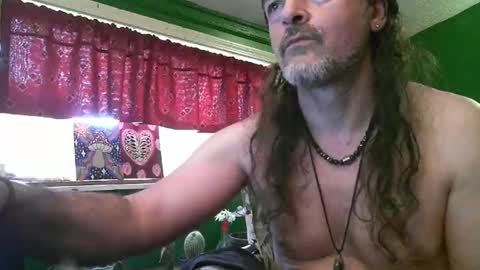 Snapshot of hippiedad333 chatting on May 7, 2026, 10:04 pm hippiedad333 online show from May 7, 2026, 10:04 pm
