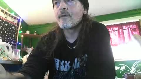 Snapshot of hippiedad333 chatting on May 11, 2026, 7:33 pm hippiedad333 online show from May 11, 2026, 7:33 pm