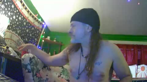 Snapshot of hippiedad333 chatting on May 13, 2026, 11:22 pm hippiedad333 online show from May 13, 2026, 11:22 pm