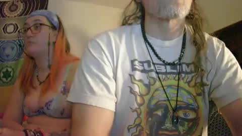 Snapshot of hippiedad333 chatting on May 15, 2026, 5:25 am hippiedad333 online show from May 15, 2026, 5:25 am