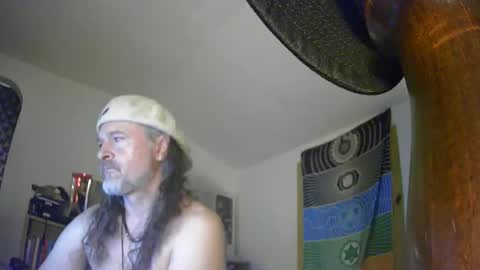Snapshot of hippiedad333 chatting on May 19, 2026, 4:30 am hippiedad333 online show from May 19, 2026, 4:30 am
