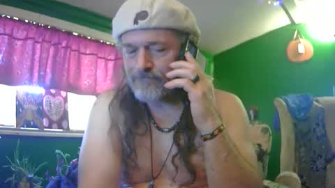 Snapshot of hippiedad333 chatting on June 1, 2026, 10:00 pm hippiedad333 online show from June 1, 2026, 10:00 pm