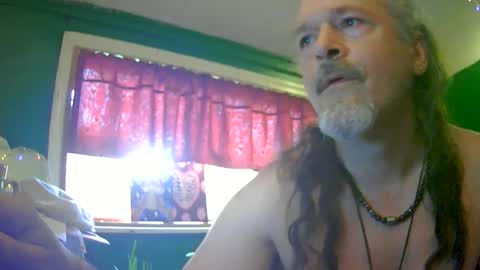 Snapshot of hippiedad333 chatting on June 6, 2026, 8:46 pm hippiedad333 online show from June 6, 2026, 8:46 pm