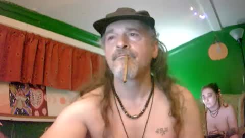 Snapshot of hippiedad333 chatting on June 10, 2026, 2:12 am hippiedad333 online show from June 10, 2026, 2:12 am