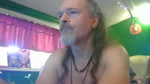Snapshot of hippiedad333 chatting on June 10, 2026, 4:39 pm hippiedad333 online show from June 10, 2026, 4:39 pm