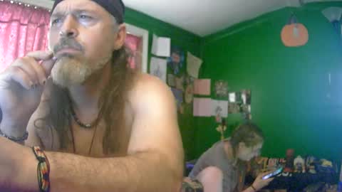Snapshot of hippiedad333 chatting on July 8, 2026, 6:56 pm hippiedad333 online show from July 8, 2026, 6:56 pm