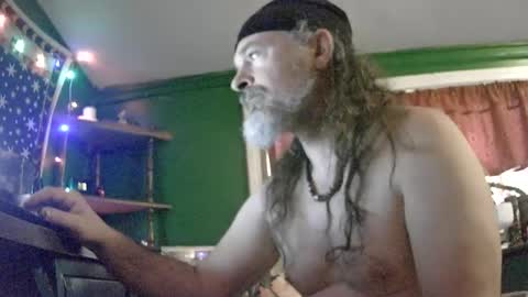 Snapshot of hippiedad333 chatting on July 27, 2026, 12:06 am hippiedad333 online show from July 27, 2026, 12:06 am