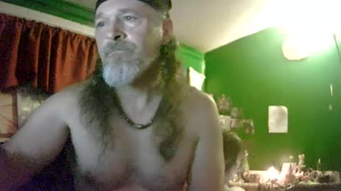 Snapshot of hippiedad333 chatting on August 1, 2026, 6:01 am hippiedad333 online show from August 1, 2026, 6:01 am