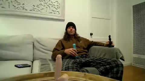 Snapshot of hippiezen chatting on April 2, 2026, 6:16 pm Hippie Jijm online show from April 2, 2026, 6:16 pm