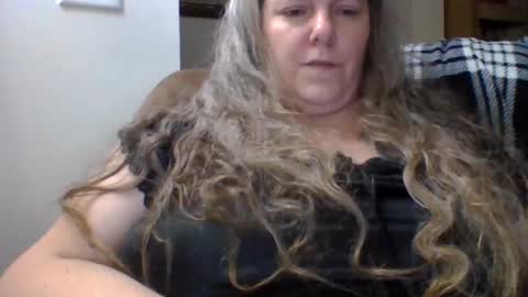 Snapshot of hippysnewhere chatting on May 28, 2026, 10:34 am hippysnewhere online show from May 28, 2026, 10:34 am