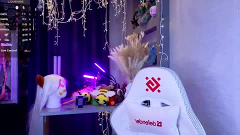 Ella online show from May 13, 2026, 7:11 pm
