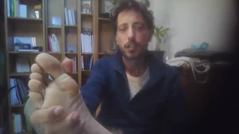 Snapshot of hitmenoww chatting on October 17, 2025, 11:13 am hitmenoww online show from October 17, 2025, 11:13 am