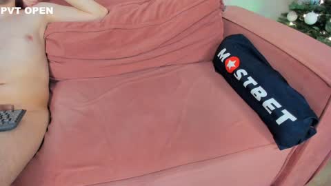 Snapshot of hlopushkahouse chatting on December 28, 2024, 2:53 pm Milana and Batman online show from December 28, 2024, 2:53 pm