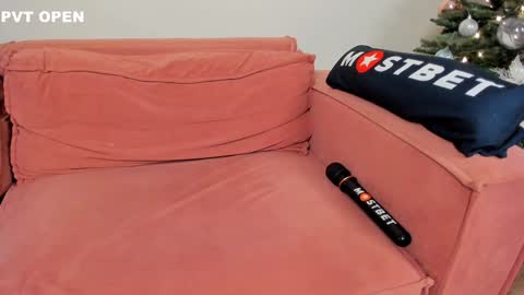 Snapshot of hlopushkahouse chatting on January 6, 2025, 4:13 pm Milana and Batman online show from January 6, 2025, 4:13 pm