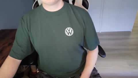 Snapshot of hls0077 chatting on December 19, 2025, 7:21 pm hls0077 online show from December 19, 2025, 7:21 pm