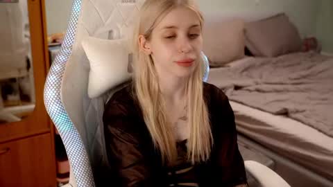 Snapshot of ho1yh01e chatting on May 7, 2026, 6:13 pm Holly online show from May 7, 2026, 6:13 pm