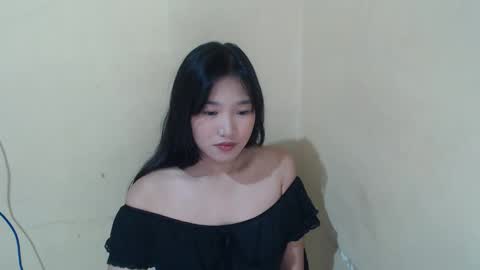 Snapshot of hoelykalea chatting on May 5, 2026, 1:52 pm Kalea3 online show from May 5, 2026, 1:52 pm