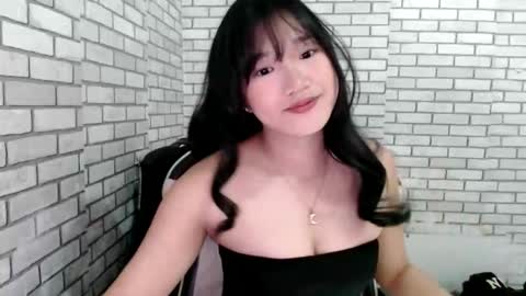 Snapshot of hoelykarina chatting on April 9, 2026, 4:45 am Karina3 online show from April 9, 2026, 4:45 am