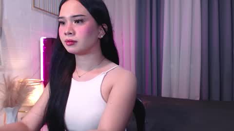 hoelymolly online show from January 8, 2026, 7:43 am