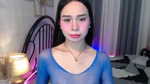 Snapshot of hoelymolly chatting on May 18, 2026, 5:19 pm hoelymolly online show from May 18, 2026, 5:19 pm