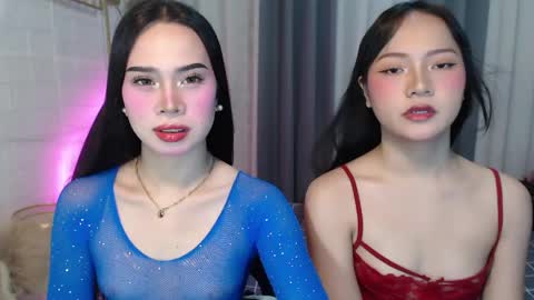 Snapshot of hoelymolly chatting on June 7, 2026, 7:28 pm hoelymolly online show from June 7, 2026, 7:28 pm