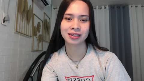 Snapshot of hoelymolly chatting on June 10, 2026, 7:18 am hoelymolly online show from June 10, 2026, 7:18 am