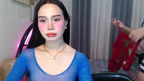 Snapshot of hoelymolly chatting on June 12, 2026, 6:29 pm hoelymolly online show from June 12, 2026, 6:29 pm