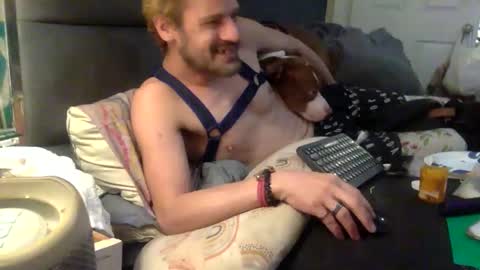 hoffman0189 online show from March 25, 2026, 4:40 am