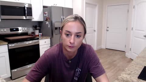 Holi Hurricane online show from February 7, 2025, 4:59 am