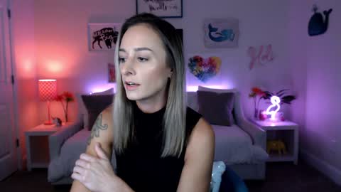 Holi Hurricane online show from September 27, 2025, 2:38 am