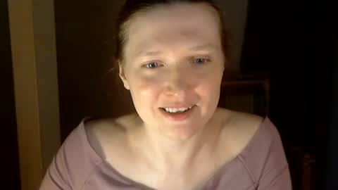 holistic_woman online show from June 26, 2026, 9:08 pm